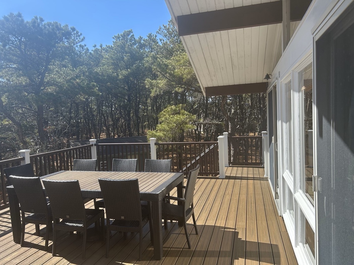 Brand new deck with seating for 8